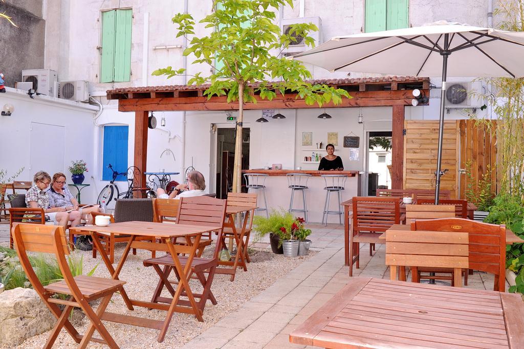 Hotel Durand Le Patio Alès Buitenkant foto